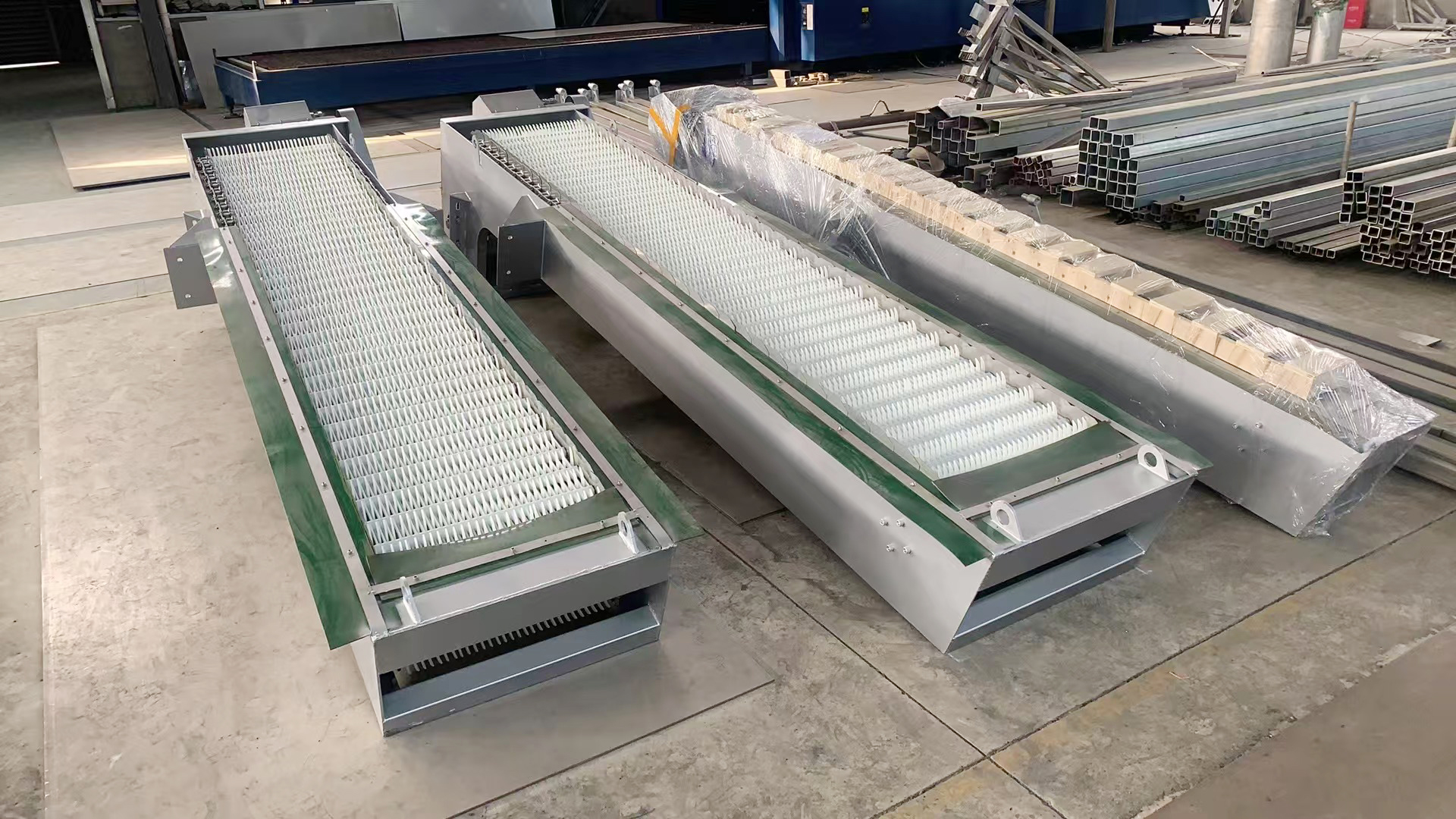 回轉(zhuǎn)耙式格柵除污機是保障整個水處理系統(tǒng)順暢運行的基石。